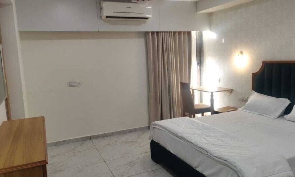 Gandhinagar Hotel | Januson Hotel