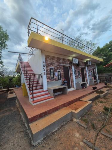 Kottakuppam Bed & Breakfast | Junction Box Forest Hostel