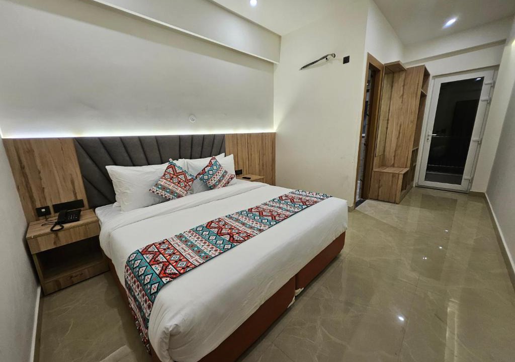 Greater Noida Hotel | Kaashvi Residency - Managed by Atithi House