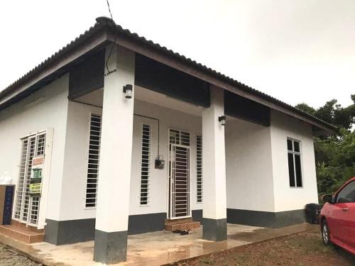 Gual Periok House | Kak Nie Homestay Bajet Selesa Pasir Mas