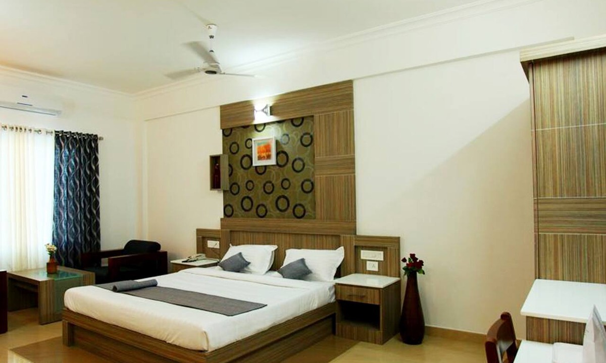 Thodupuzha Hotel | Kgees Noah Ark