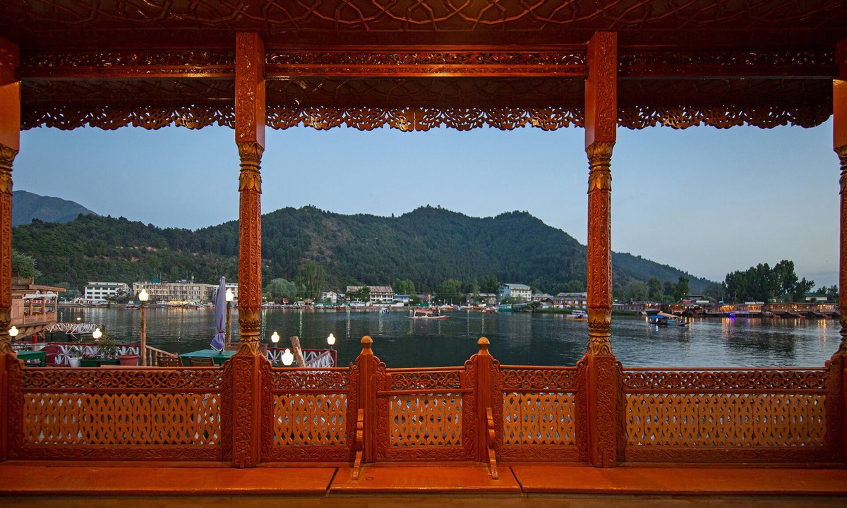 Dal Lake Hotel | Kolu Group Of Houseboats
