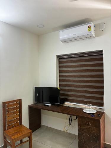 Adur Hotel | KOTTOOR LODGE Parakode