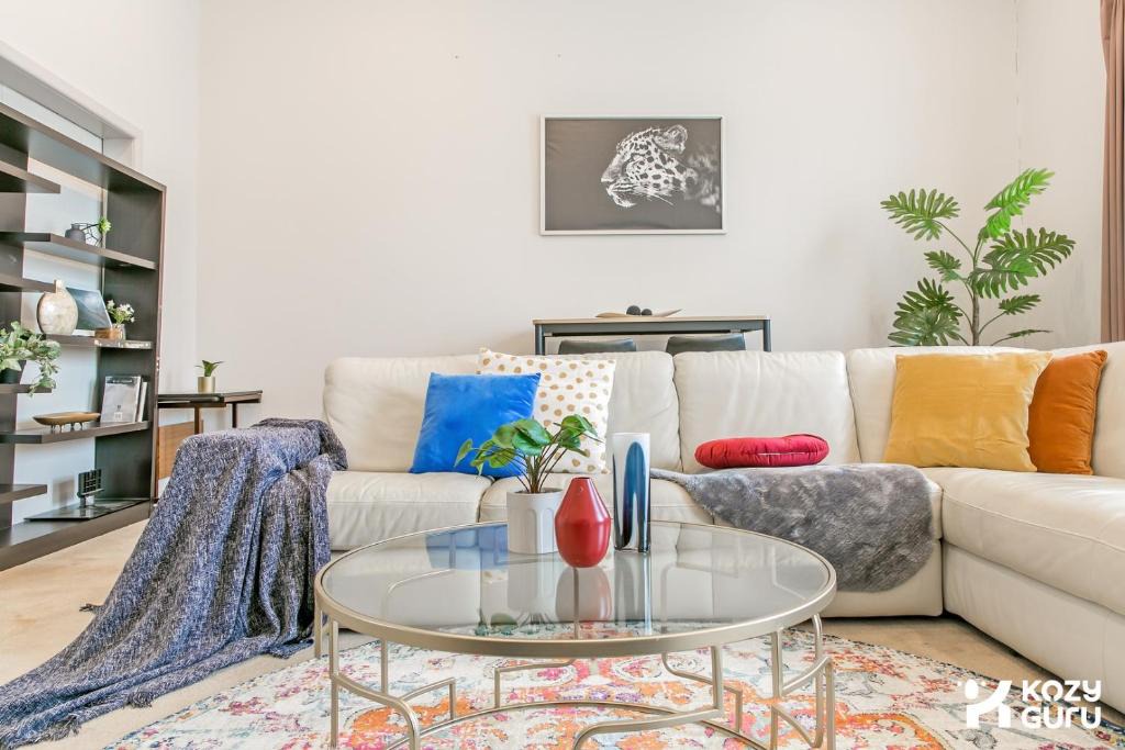 Leichhardt Apartment | KozyGuru | Leichhardt | Cozy 3 Bed Home