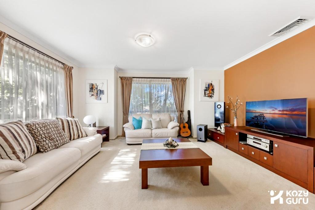 Westleigh House | KozyGuru | Westleigh | 4 bed room | Free parking