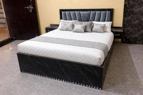 Atru Hotel | Krishna plaza & hotels