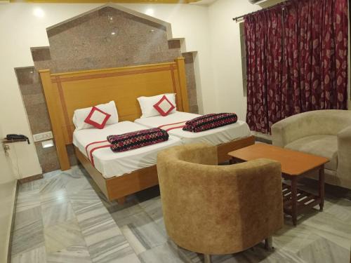 Tenkasi Hotel | krishna tourist home