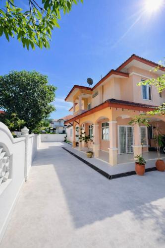 Kawasan Perindustrian Chendering House | KS CozyHome Chendering