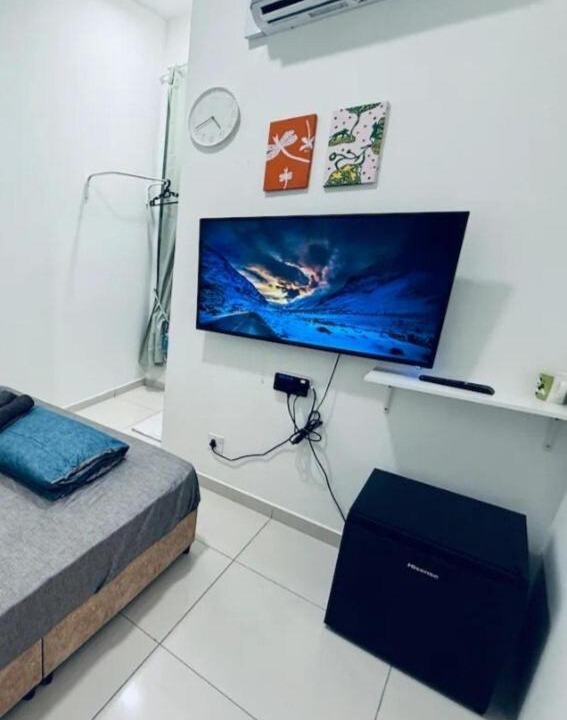 Taman Century Apartment | KSL Carton King Suites B By STAY
