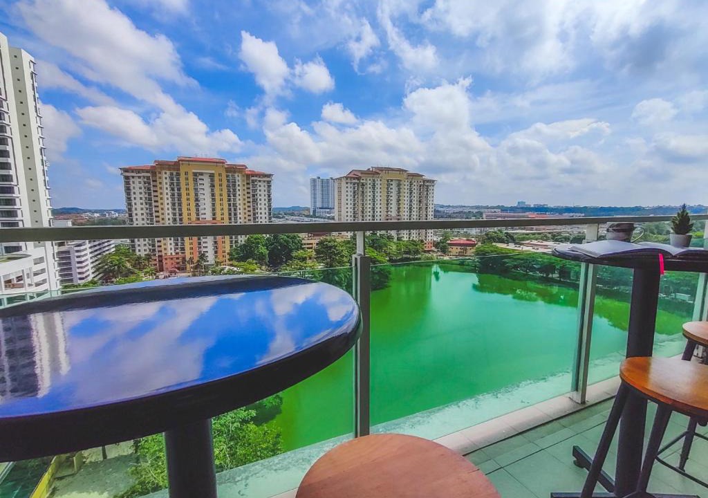 Taman Mount Austin Apartment | -Lake View- Mount Austin IKEA Toppen 10 mins - A110