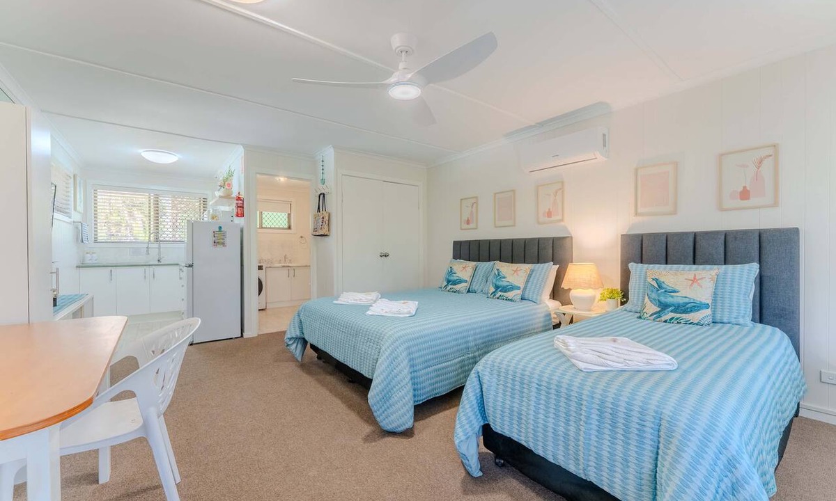 Urangan Apartment | Lake View Studio - Poolside - Hervey Bay
