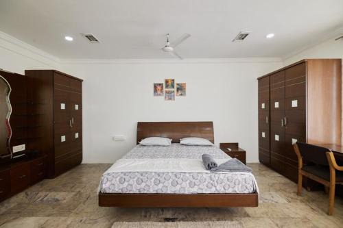 Serilingampally Apartment | LakeView Penthouse Room Himayatnagar