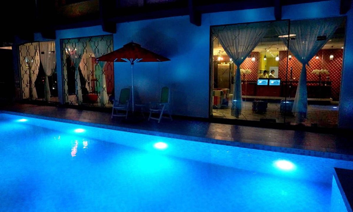 Taman Mewah Hotel | Langit-Langi Hotel Port Dickson