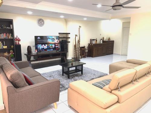 Kampung Bakau House | Langkawi Cozy Holiday Home at Taman Seri Aman by Zervin