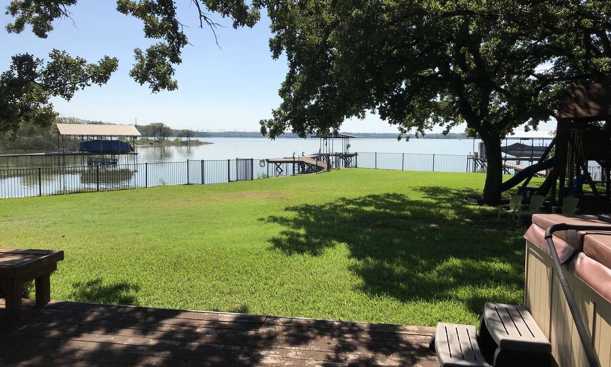 Azle House | Large Lakefront on Eagle Mountain Lake