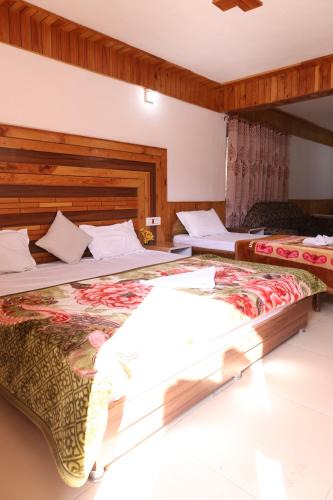 Banjar Hotel | Laughter Love Live