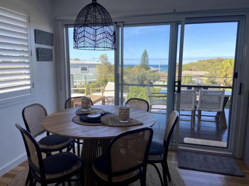 Bawley Point House | Lavish Home 4mins to the Beach Pet- Friendly House - Hosted by Canstay