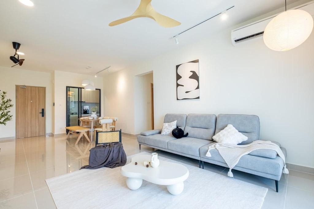 Taman Wahyu Apartment | Le Blanc Balloon Aradia 8min to Batu Caves