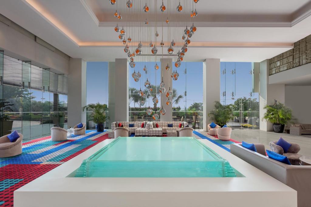 DLF City Hotel | Le Meridien Gurgaon, Delhi NCR
