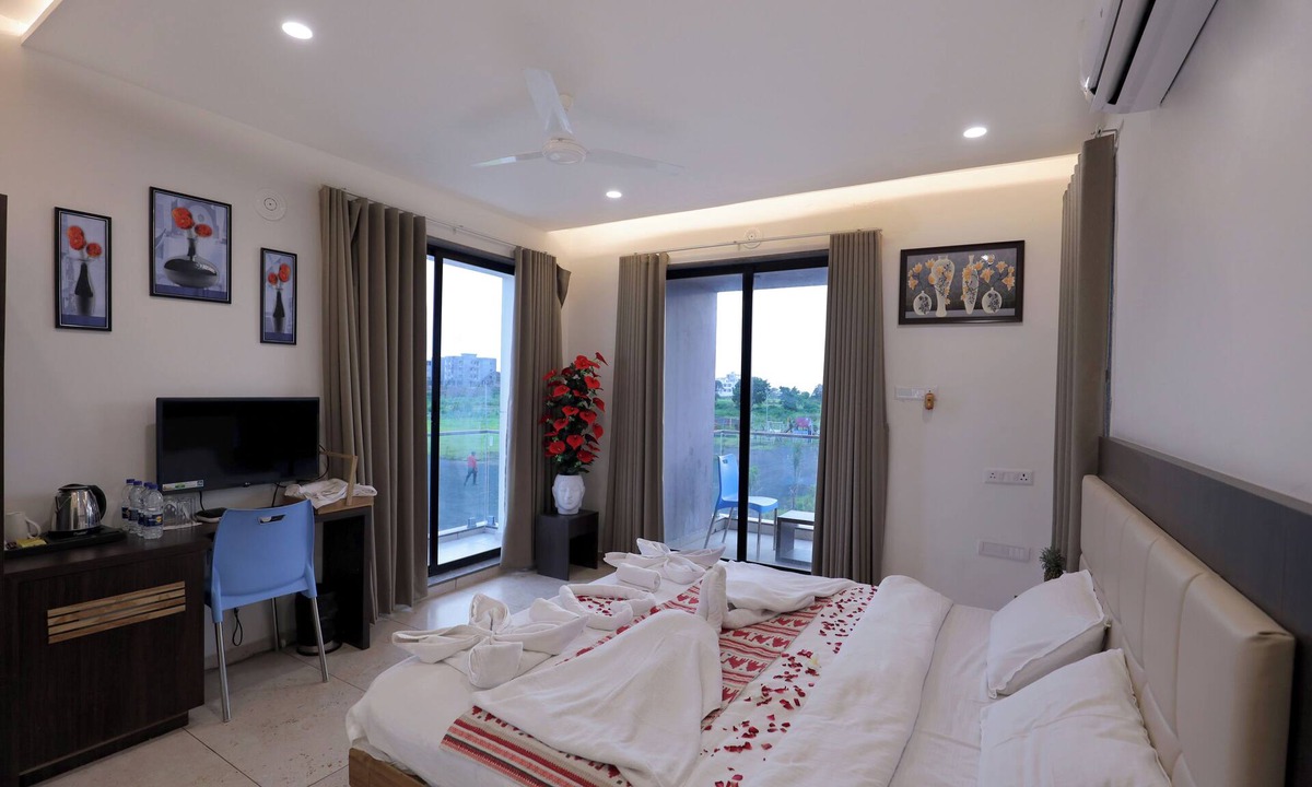 Rajpipla Hotel | Leena Resort