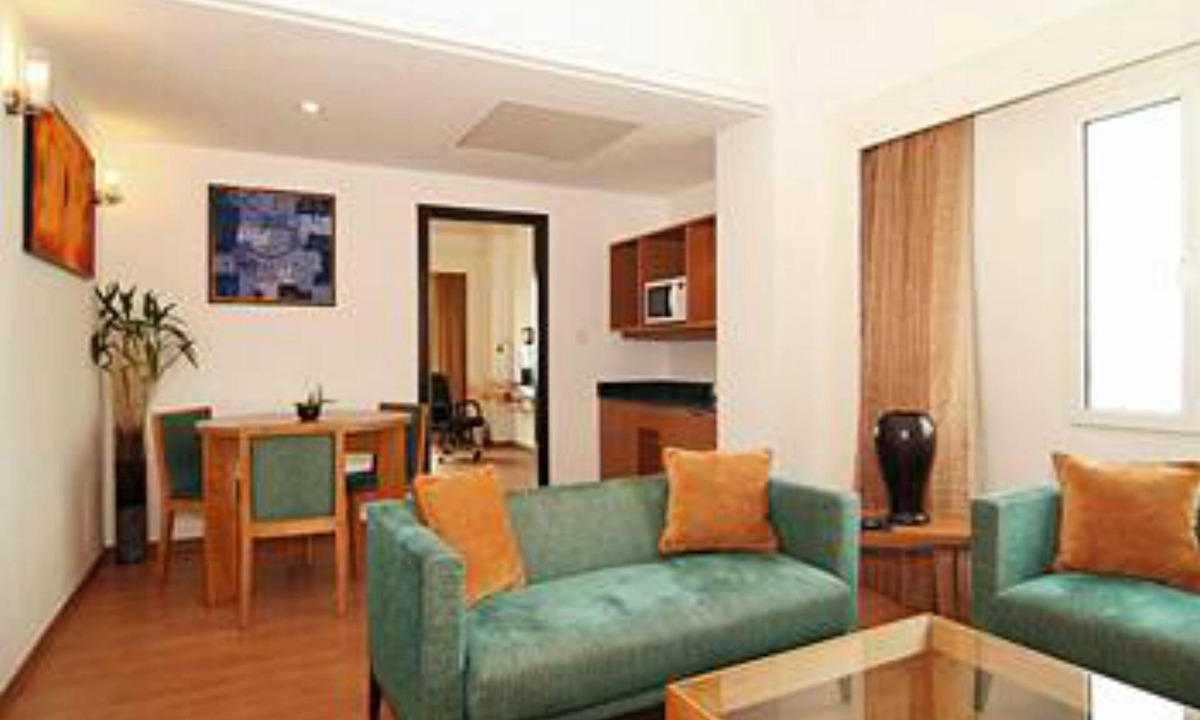 Kaushambi Hotel | Lemon Tree Hotel, East Delhi Mall, Kaushambi