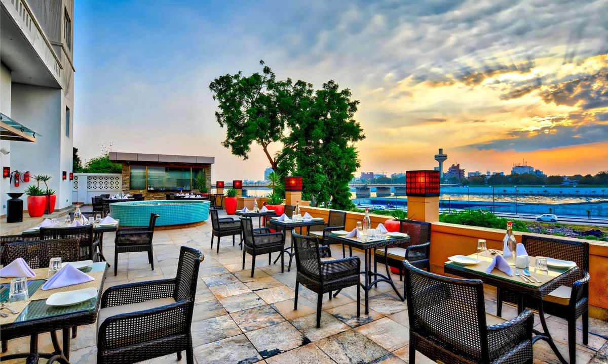 Ahmedabad City Centre Hotel | Lemon Tree Premier The Atrium, Ahmedabad
