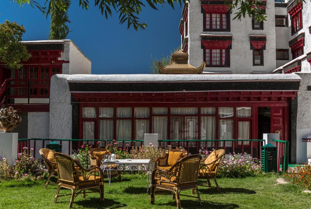 Leh Hotel | LHA-RI-MO Hotel
