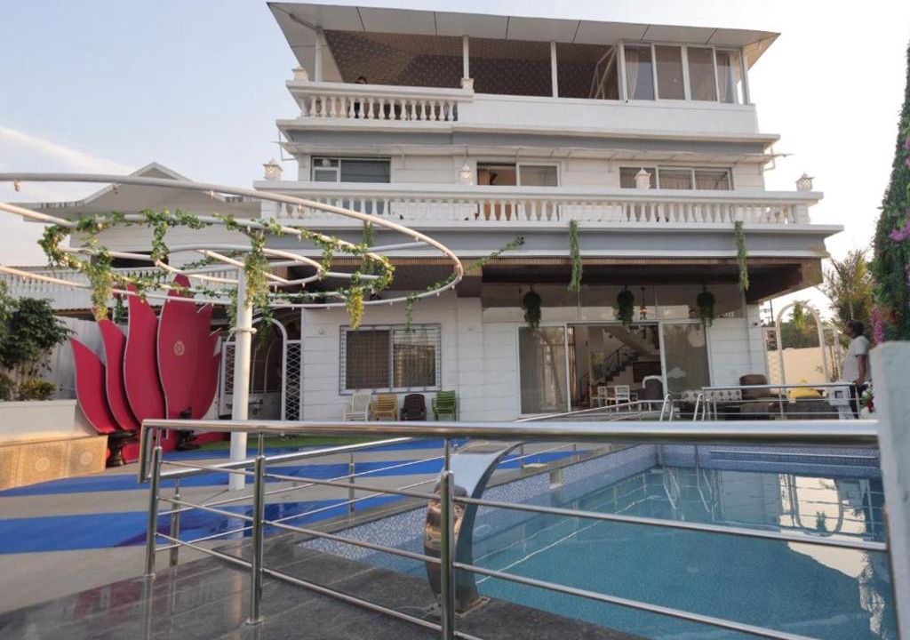 Atvan Villa | Lion Villa 4BHK with Big Pool & Rain Dance