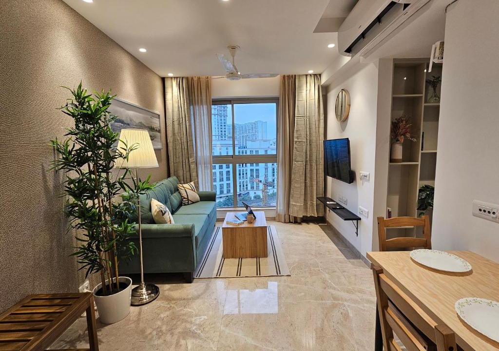 Hiranandani Gardens Apartment | Lite Stays - Powai