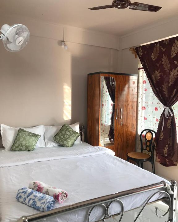 Sohra Cabin | Living Roots Lodge
