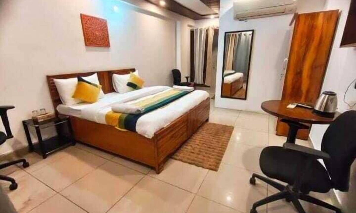Hauz Khas Village Hotel | Local Stays
