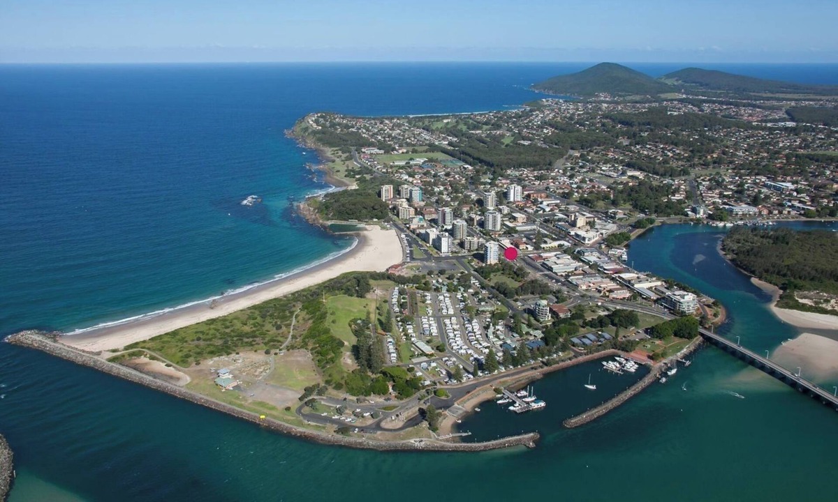 Forster Apartment | Location Location CRYSTAL WATERS 7 Ocean Corridor View Restaurants Town Centre