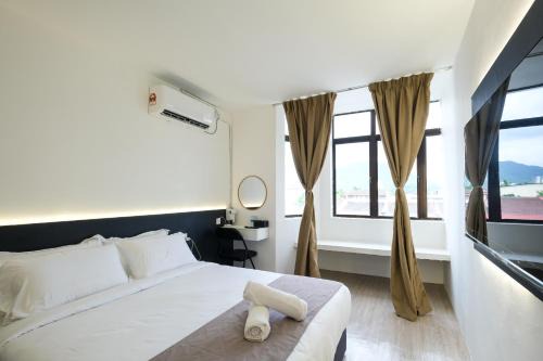 Taman Desa Damai Hotel | Loft 82