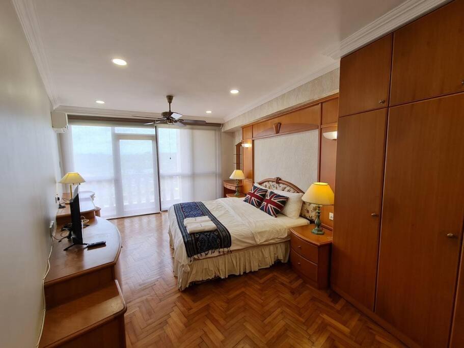 Kampung Surabaya Apartment | Lovely Waterfront Riverbank Suite with Pool