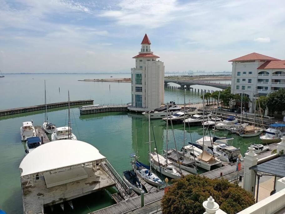 Seri Tanjung Pinang Apartment | Lucky Waterfront at Straits Quay Seaview or Non