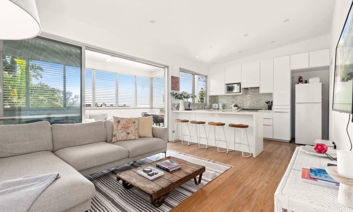 Narrabeen House | Luxury 2-Bed with Ocean Views and Garden