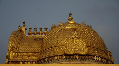 Srirangam Apartment | Luxury 2 bhk, 3 min walk from Srirangam temple, FF1