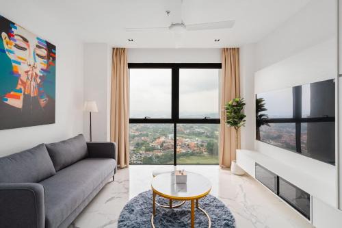 Tropicana Apartment | Luxury 3 Bedroom at Lumi Tropicana Balcony With Golf View Sleeps 9 and Darts B210