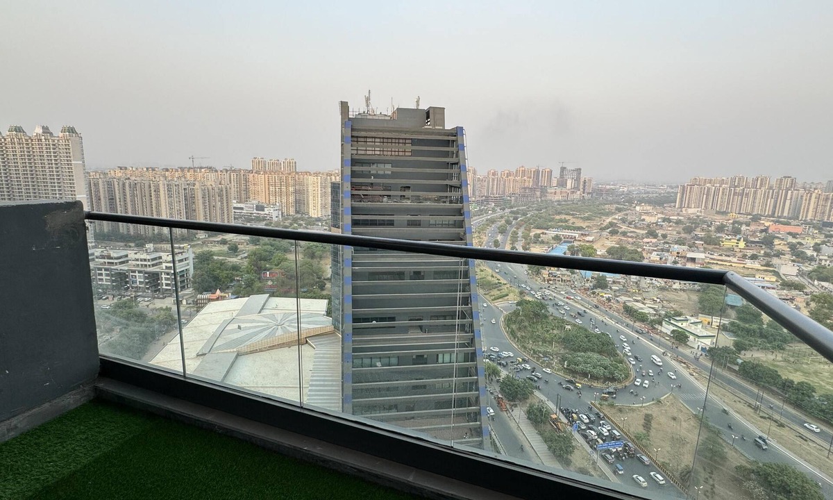 Greater Noida Apartment | Luxury Deluxe suite by Gt Studios