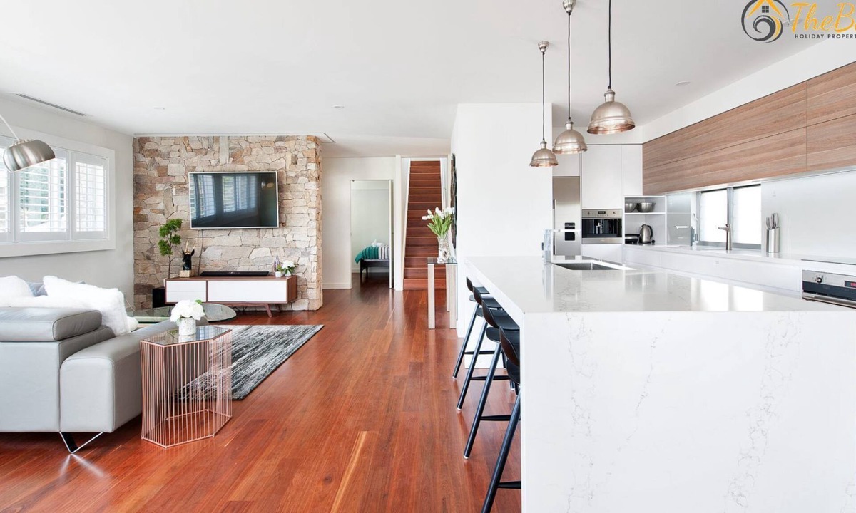 Corlette House | Luxury in Corlette - 4 Drungall Ave - Beautiful Home with Air Con and WiFi