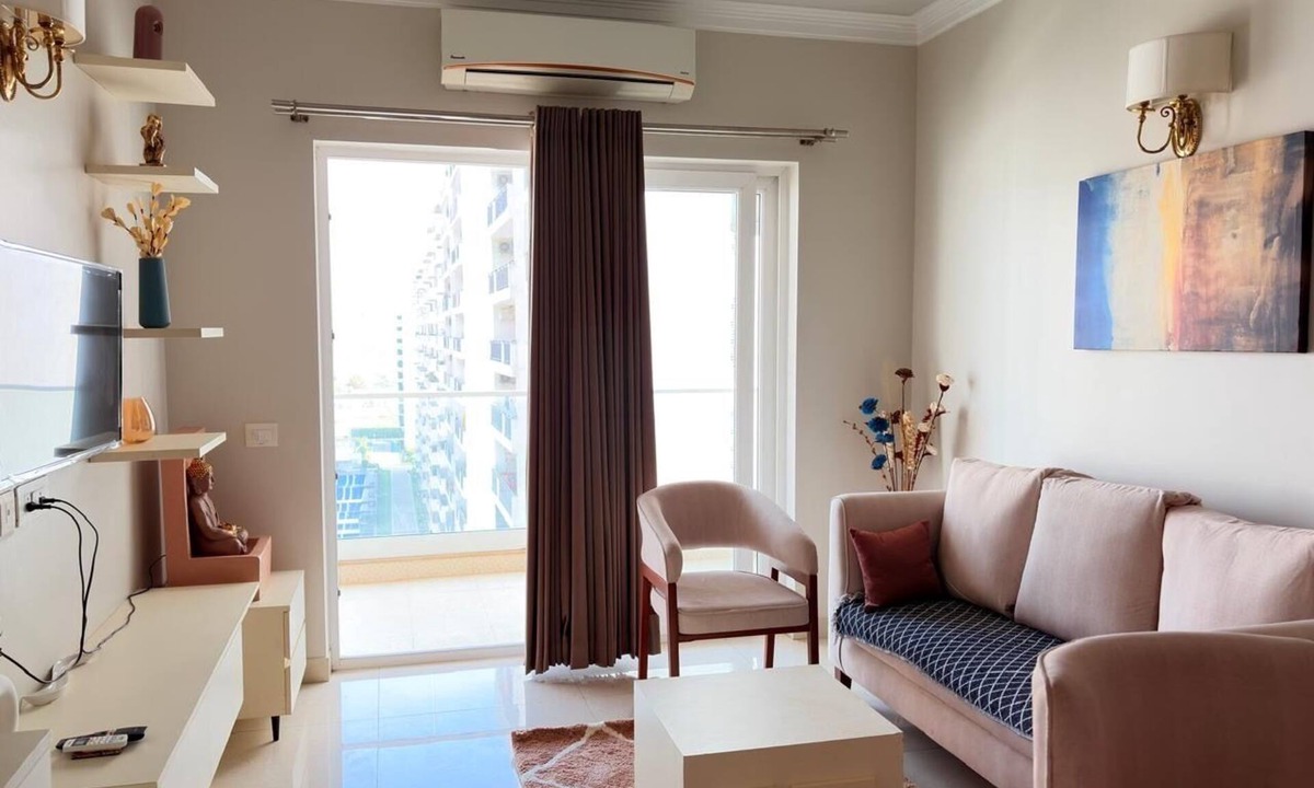 Sohna Apartment | Luxury Pool and Lake View Studio