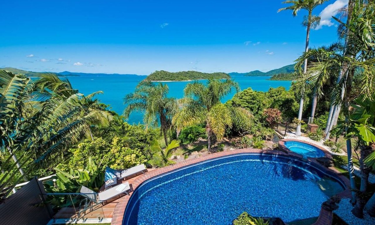 Shute Harbour House | Luxury surrounded by abundant natural beauty, amazing ocean views.