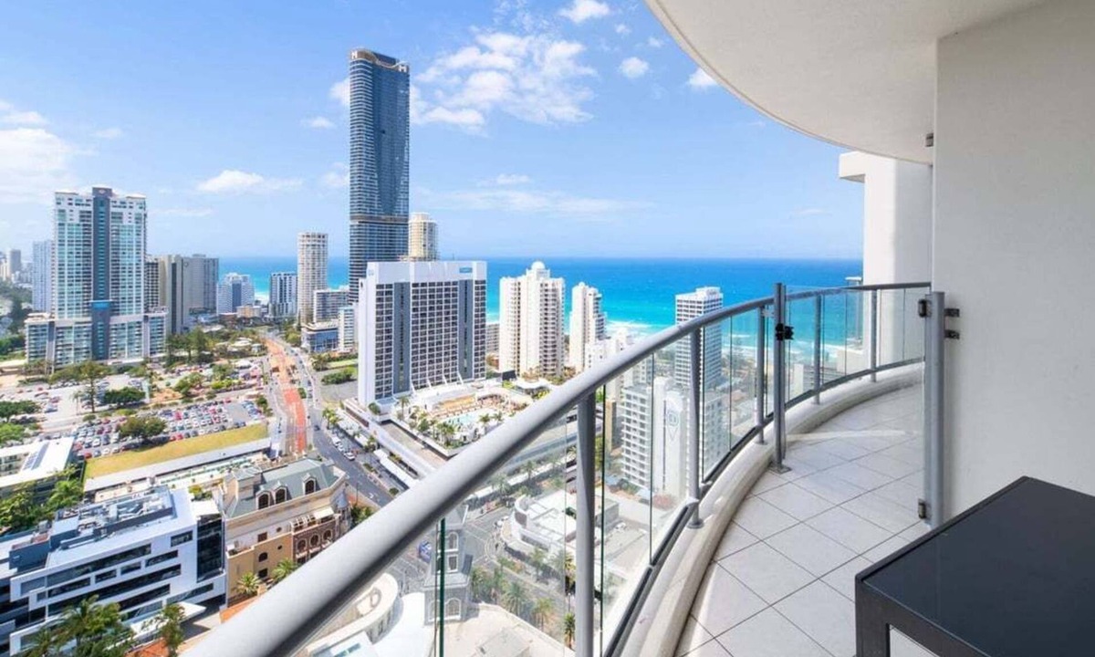 Surfers Paradise Resort | Lvl 27 - Sky High Ocean Views in Towers of Chevron