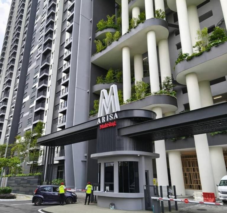 Sentul Pasar Apartment | M ARISA 2BR DnDHstay