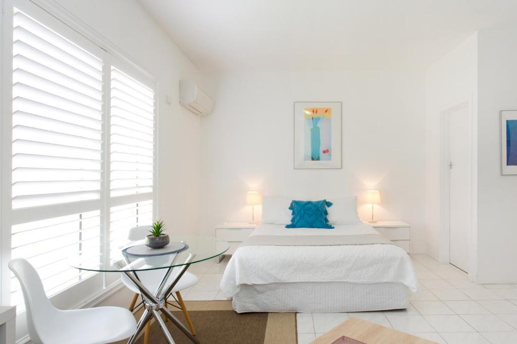 West Perth Apartment | M110 City Central Studio within Free Transit Zone