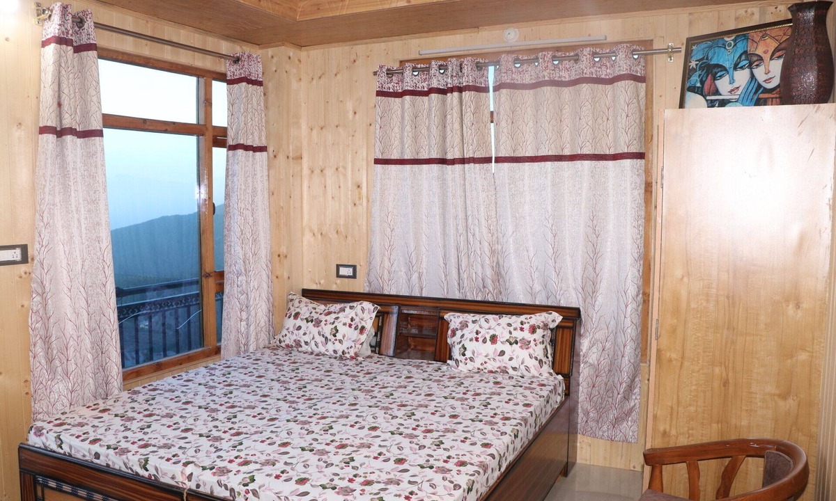 Cheog House | Madhav Palace Homestay farmhouse in charming Fagu perfect for relaxing getaway