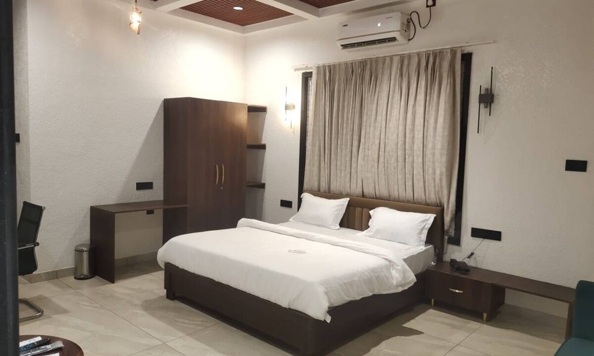 Chikhaldara Hotel | Madhurai Resort