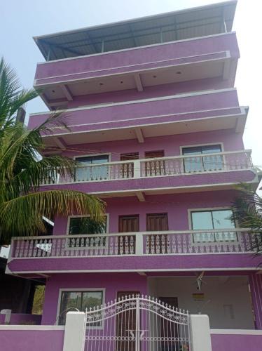Arambol Hotel | Madrid Homestay mountain valley view 25 Minute walk to Beach