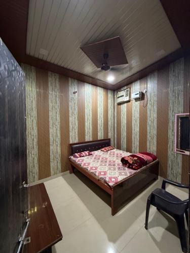 Aonla Hotel | Maheshwari Hotel