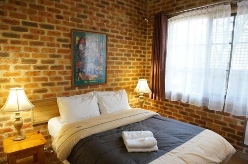 Cranbourne Hotel | Mahogany Park